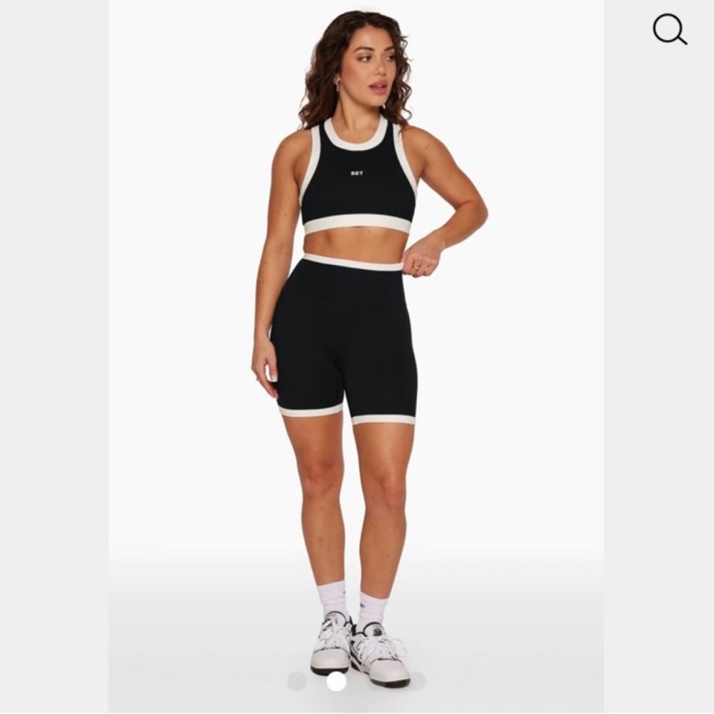 SET Active Contrast Set - High neck bra & biker shorts